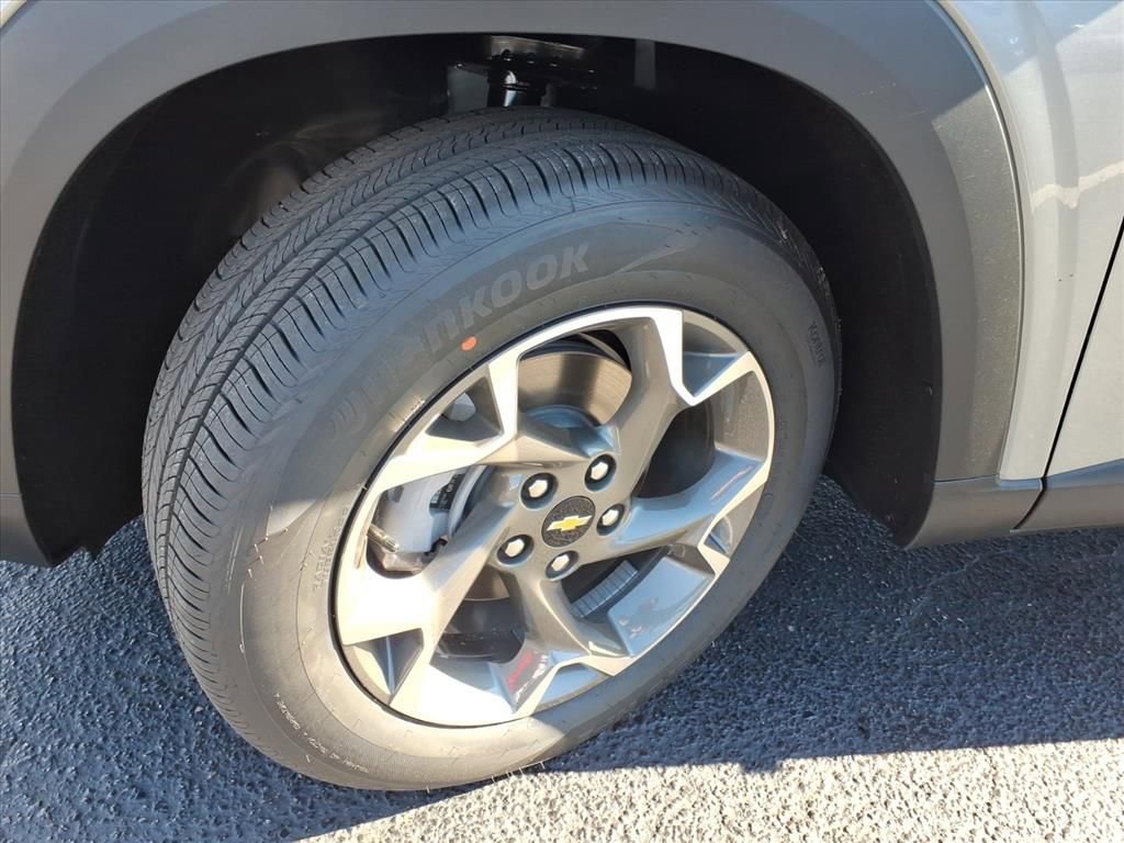 New 2026 Chevrolet Trax LT w/ Driver Confidence Package image 16