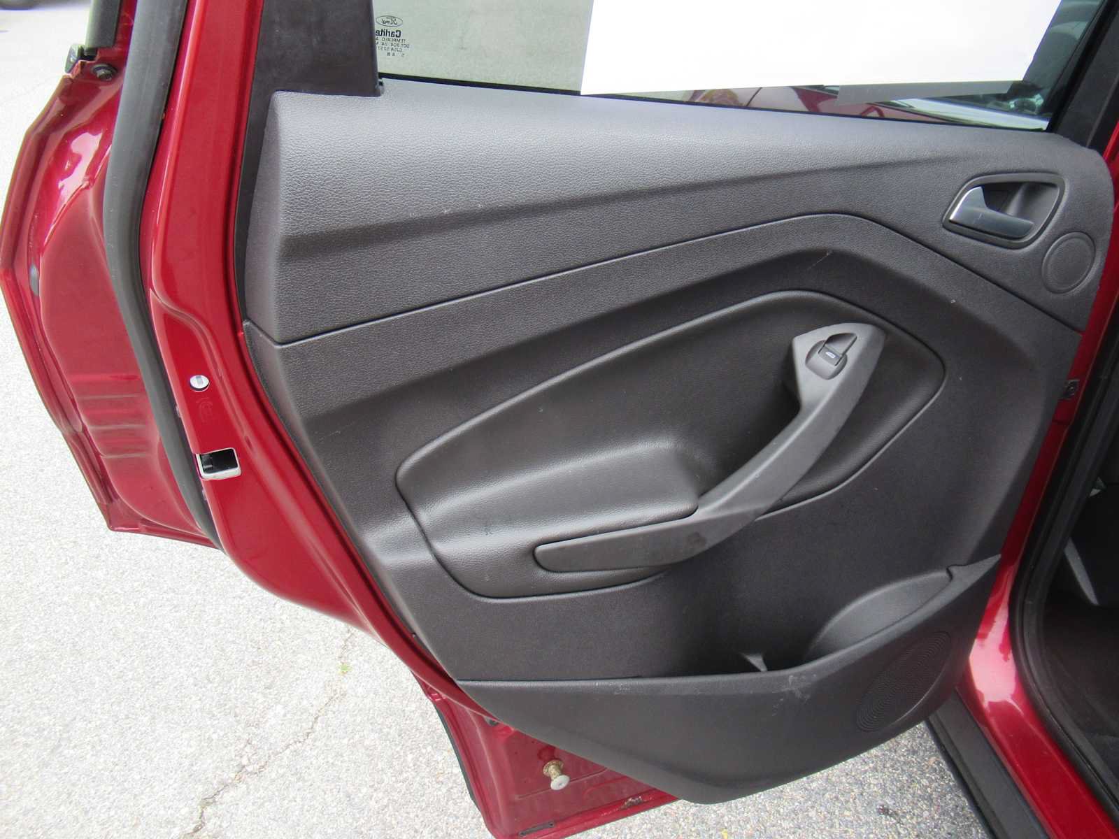 Used 2016 Ford Escape SE w/ Equipment Group 201A FWD image 16