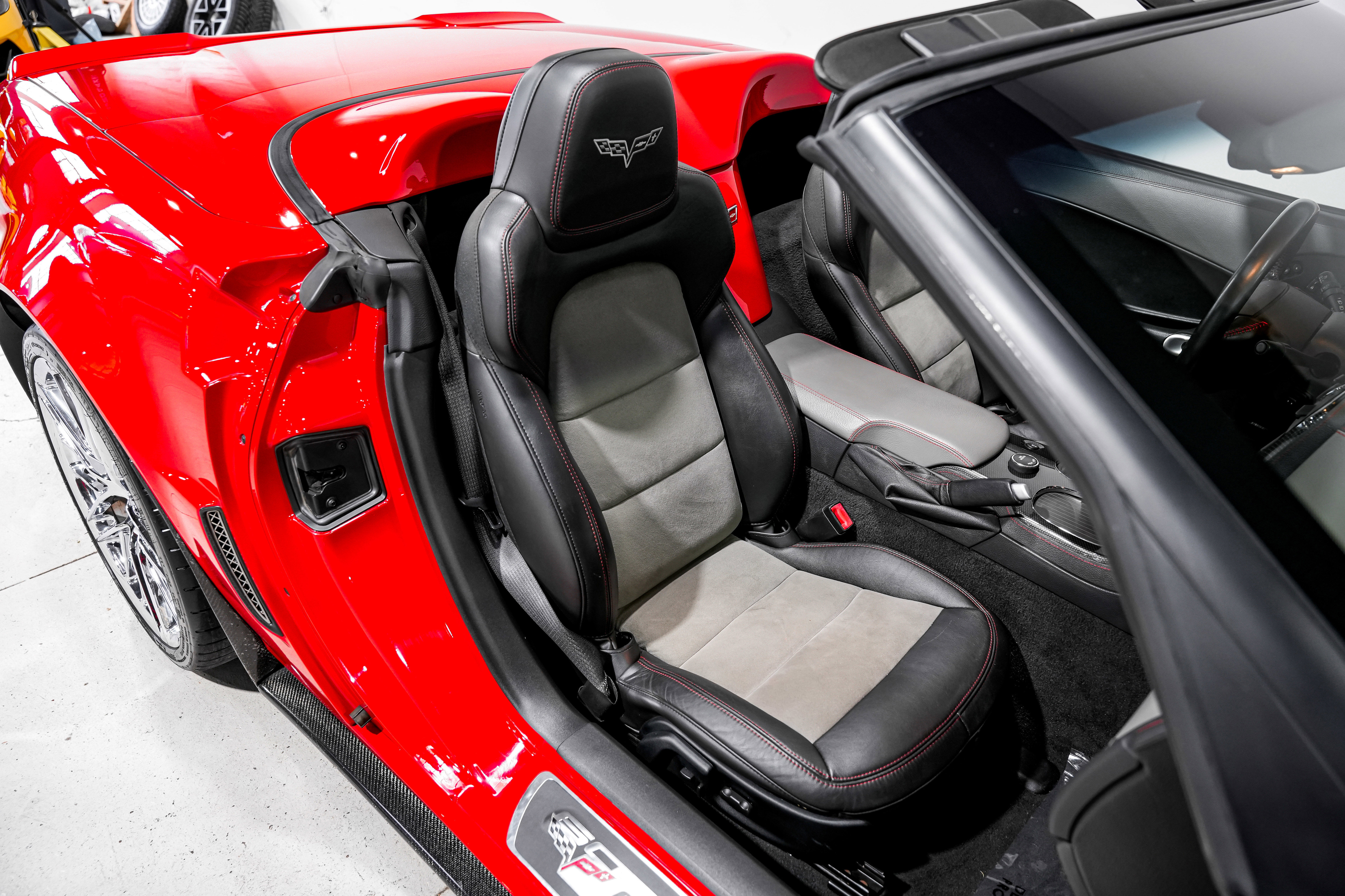 Used 2013 Chevrolet Corvette 427 w/ 1SC Preferred Equipment Group RWD image 24