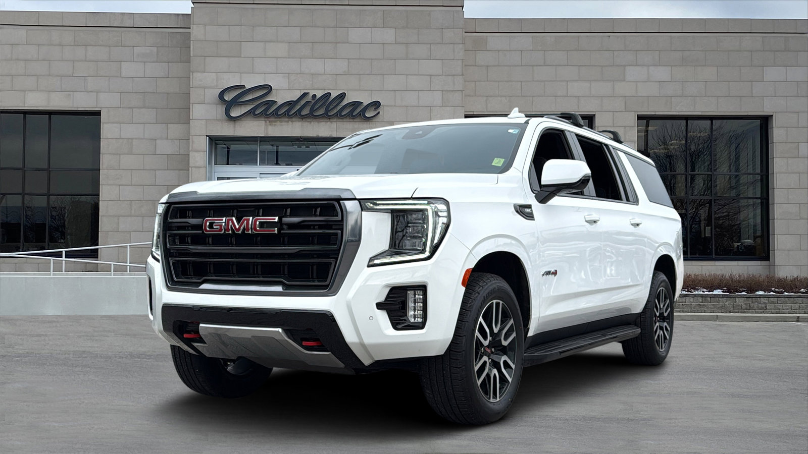 Used 2024 GMC Yukon XL AT4 image 5
