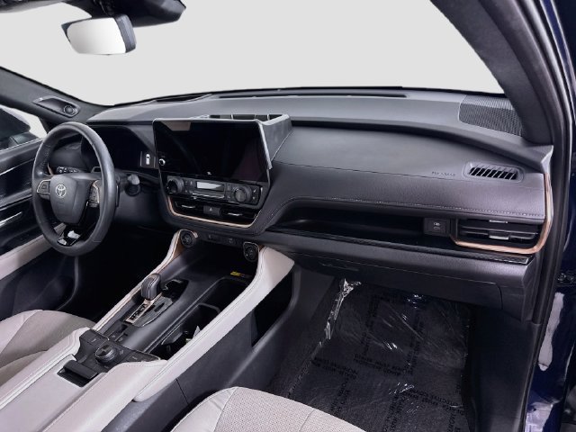 Certified 2025 Toyota Grand Highlander AWD Hybrid image 32