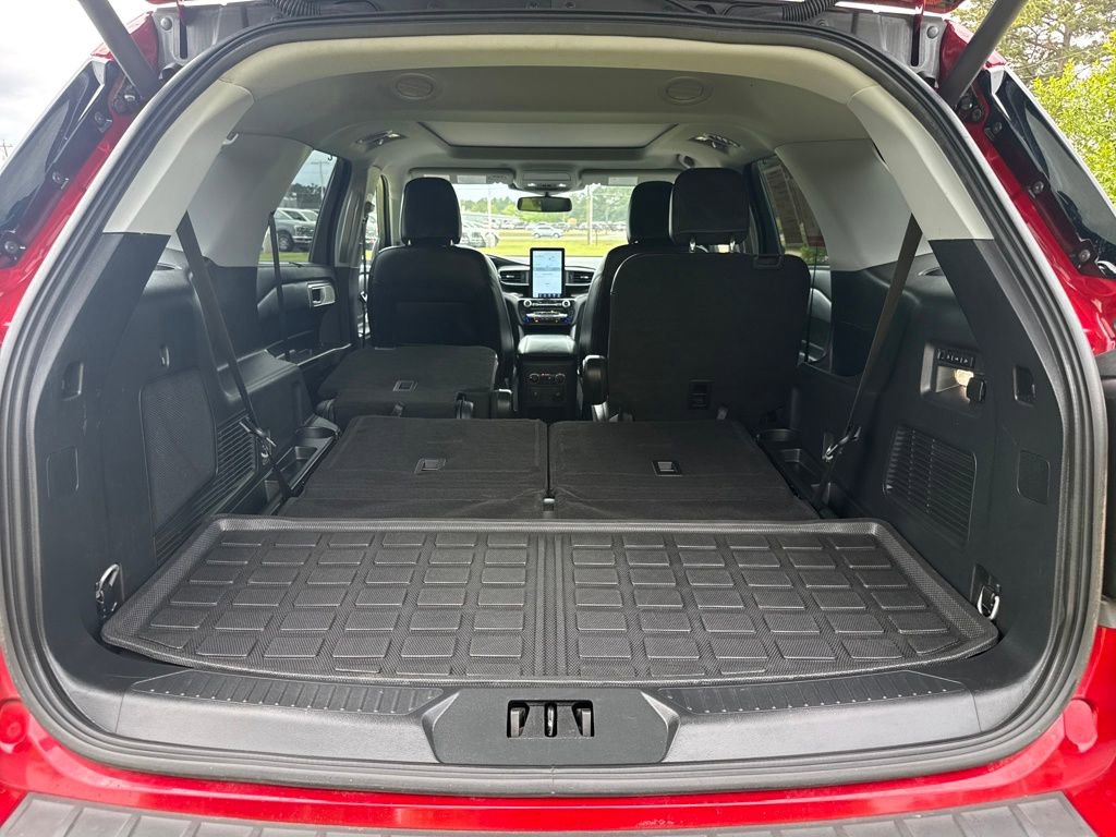 Used 2023 Ford Explorer Limited w/ Limited Technology Package image 48