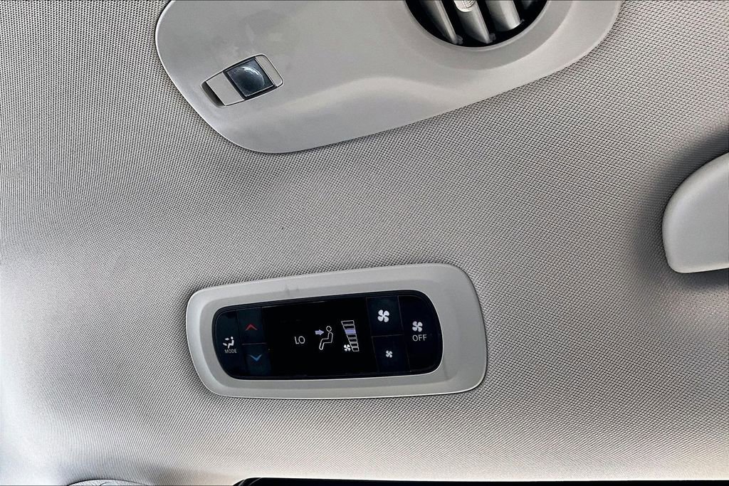 Certified 2024 Chrysler Voyager LX image 20