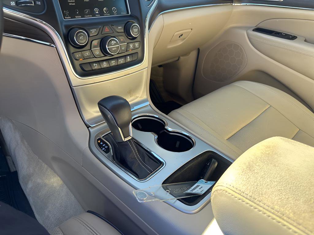Used 2017 Jeep Grand Cherokee Overland image 35