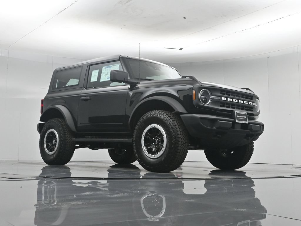 New 2026 Ford Bronco 2-Door w/ Sasquatch Package AWD/4WD image 3