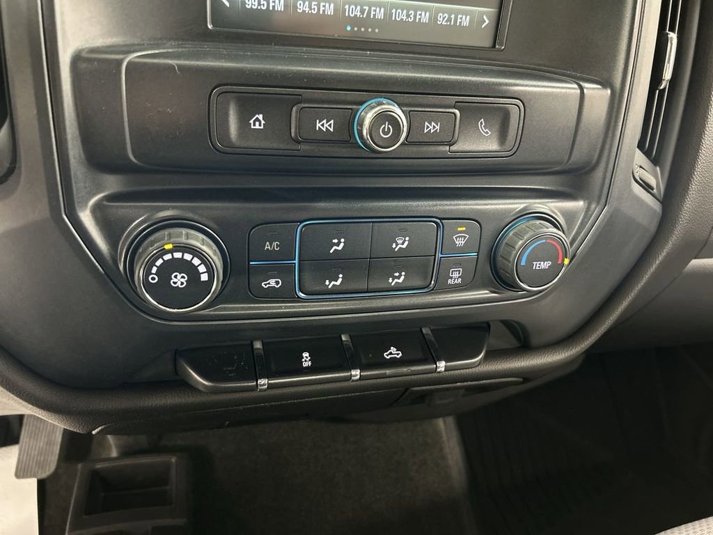 Used 2018 Chevrolet Silverado 1500 Custom w/ Custom Value Package image 16