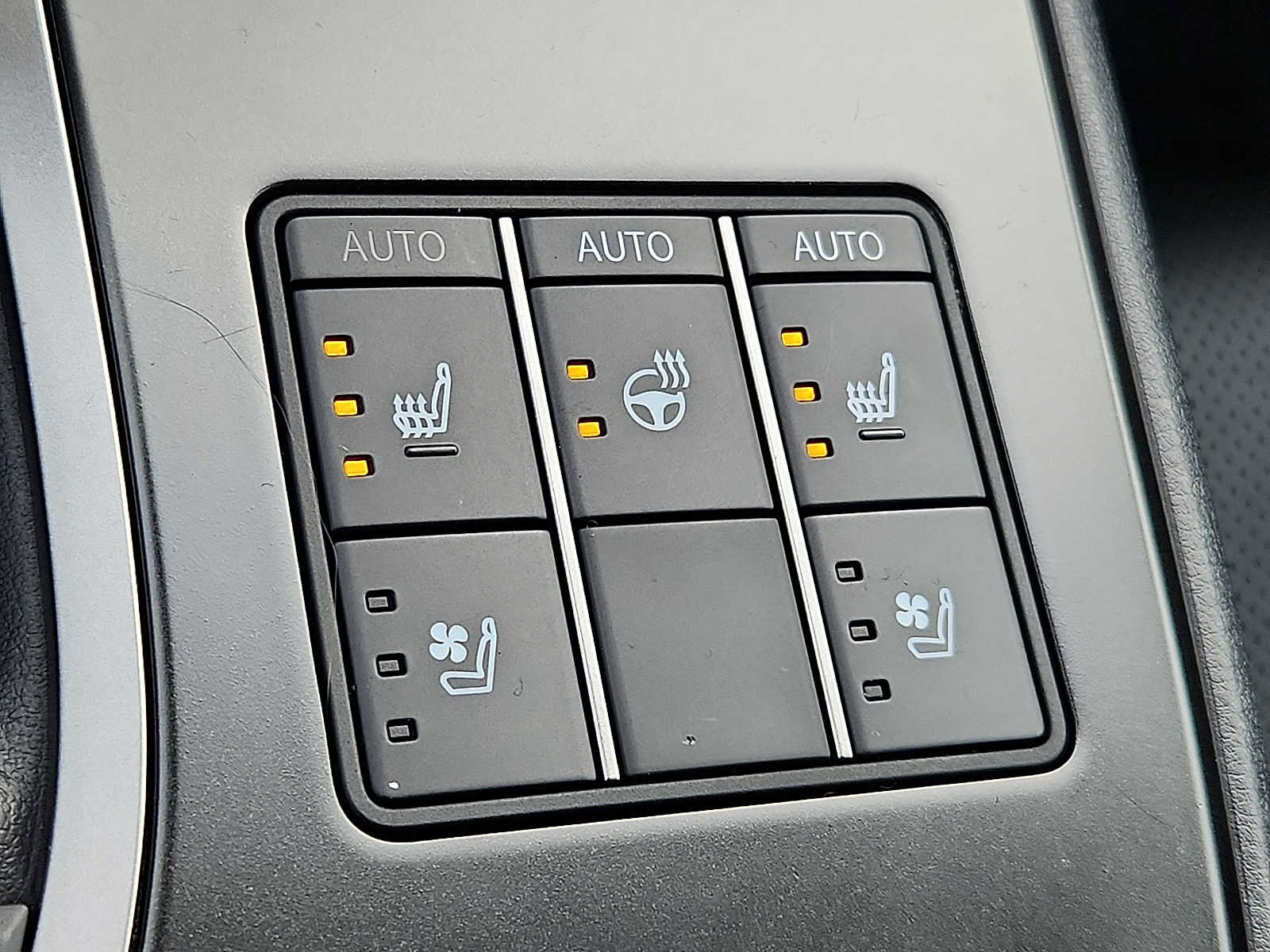 Used 2024 Lexus UX 250h AWD w/ Premium Package image 24