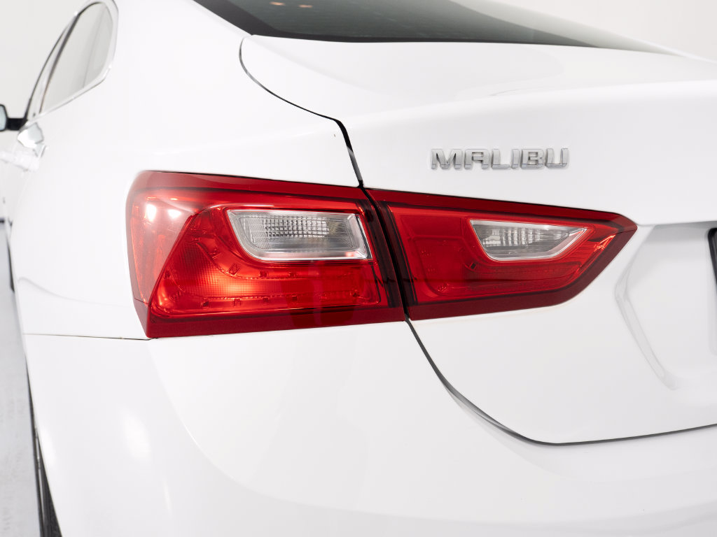Used 2017 Chevrolet Malibu LT FWD image 42