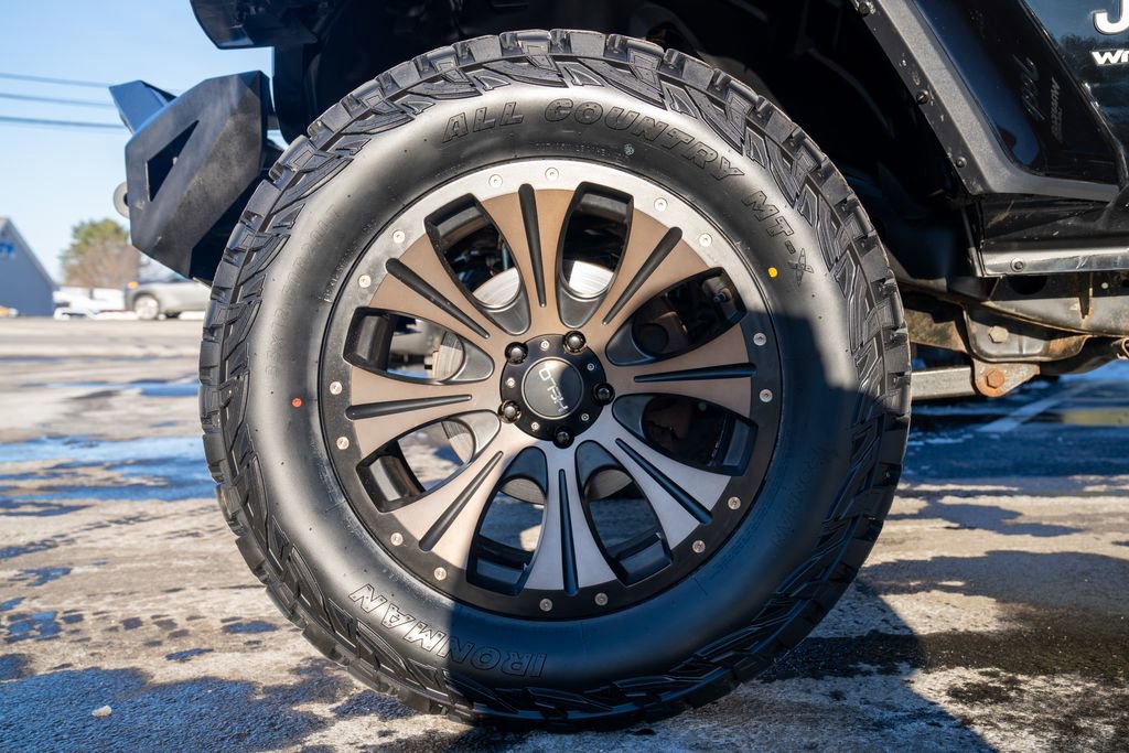 Used 2018 Jeep Wrangler Unlimited Sahara image 2