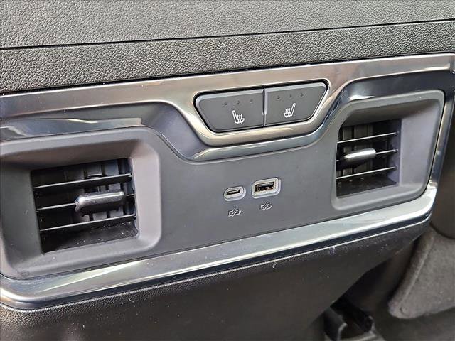 Used 2024 GMC Sierra 3500 Denali Ultimate image 17