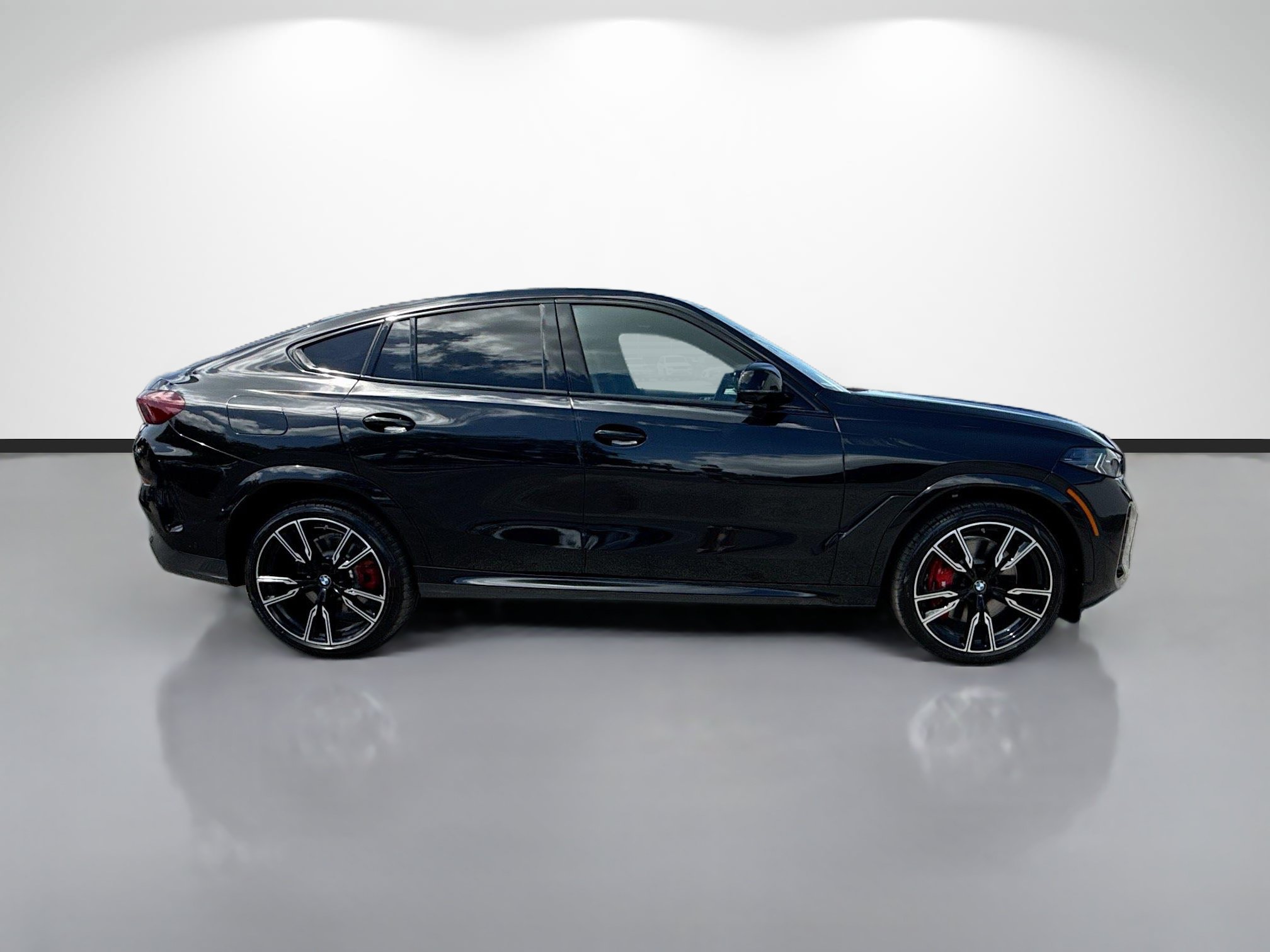 New 2027 BMW X6 M60i AWD/4WD image 2