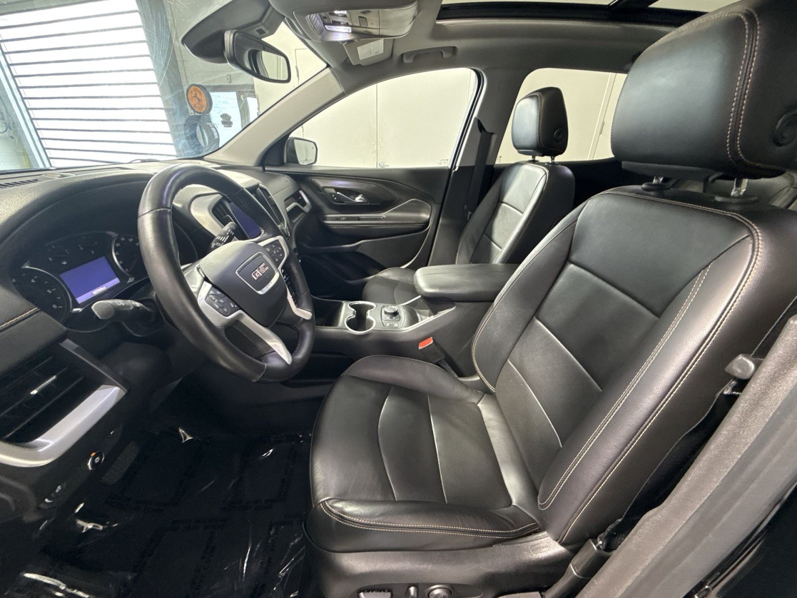 Used 2019 GMC Terrain SLT w/ Infotainment Package II AWD/4WD image 14
