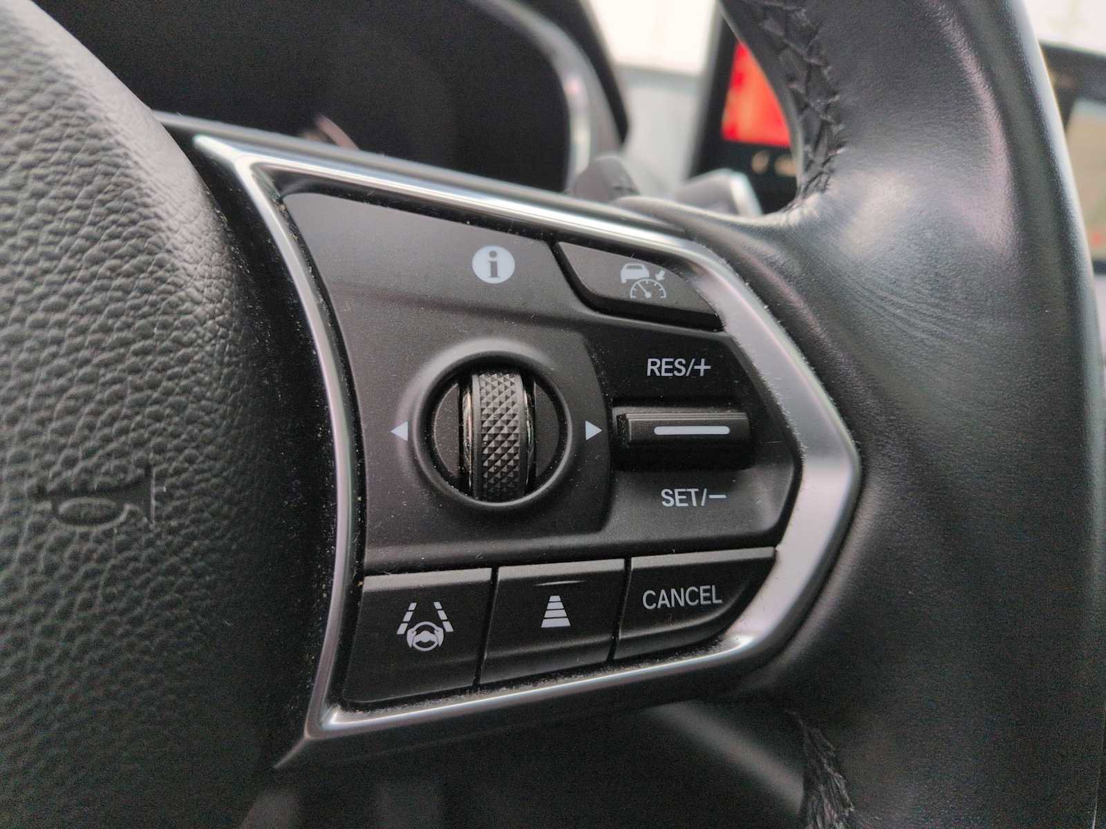 Used 2023 Acura MDX SH-AWD w/ Technology Package image 26