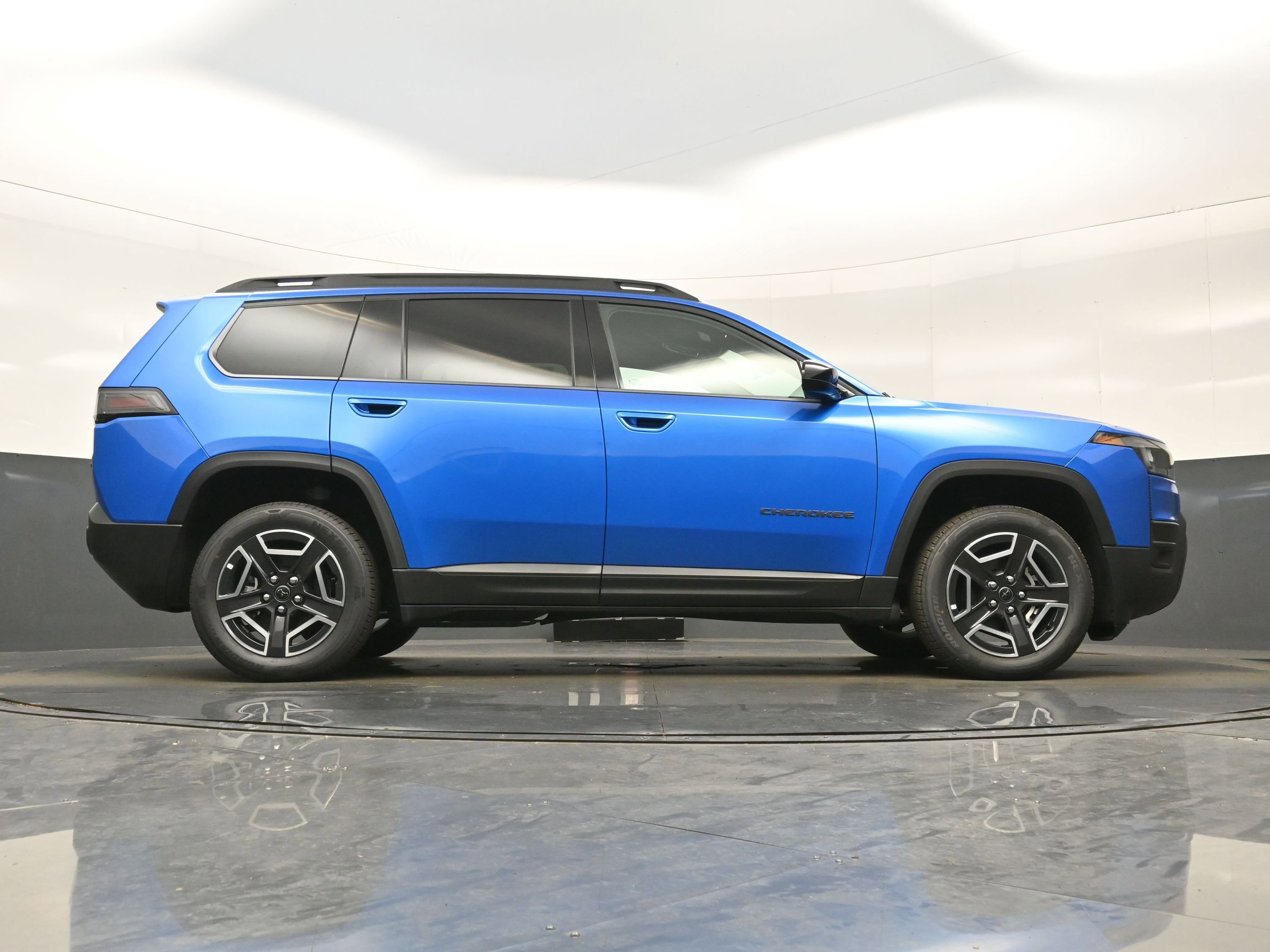 New 2026 Jeep Cherokee Laredo AWD/4WD image 19