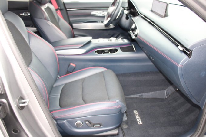 Used 2022 Genesis GV70 3.5T Sport image 20