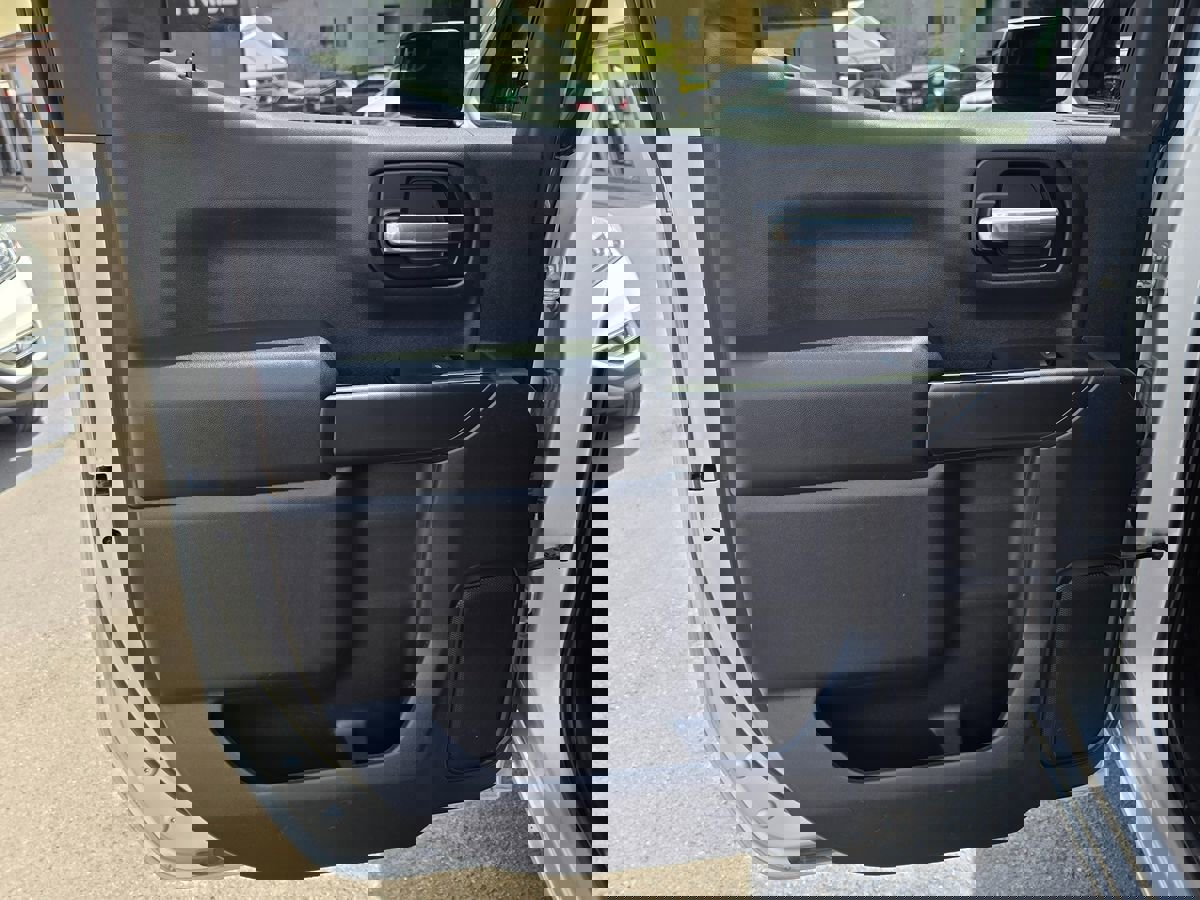 Used 2020 Chevrolet Silverado 1500 LT w/ All-Star Edition image 21