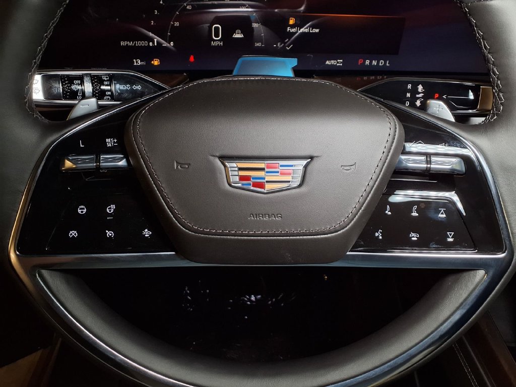 New 2027 Cadillac Escalade Platinum Sport w/ LPO, Floor Liner Package AWD/4WD image 20