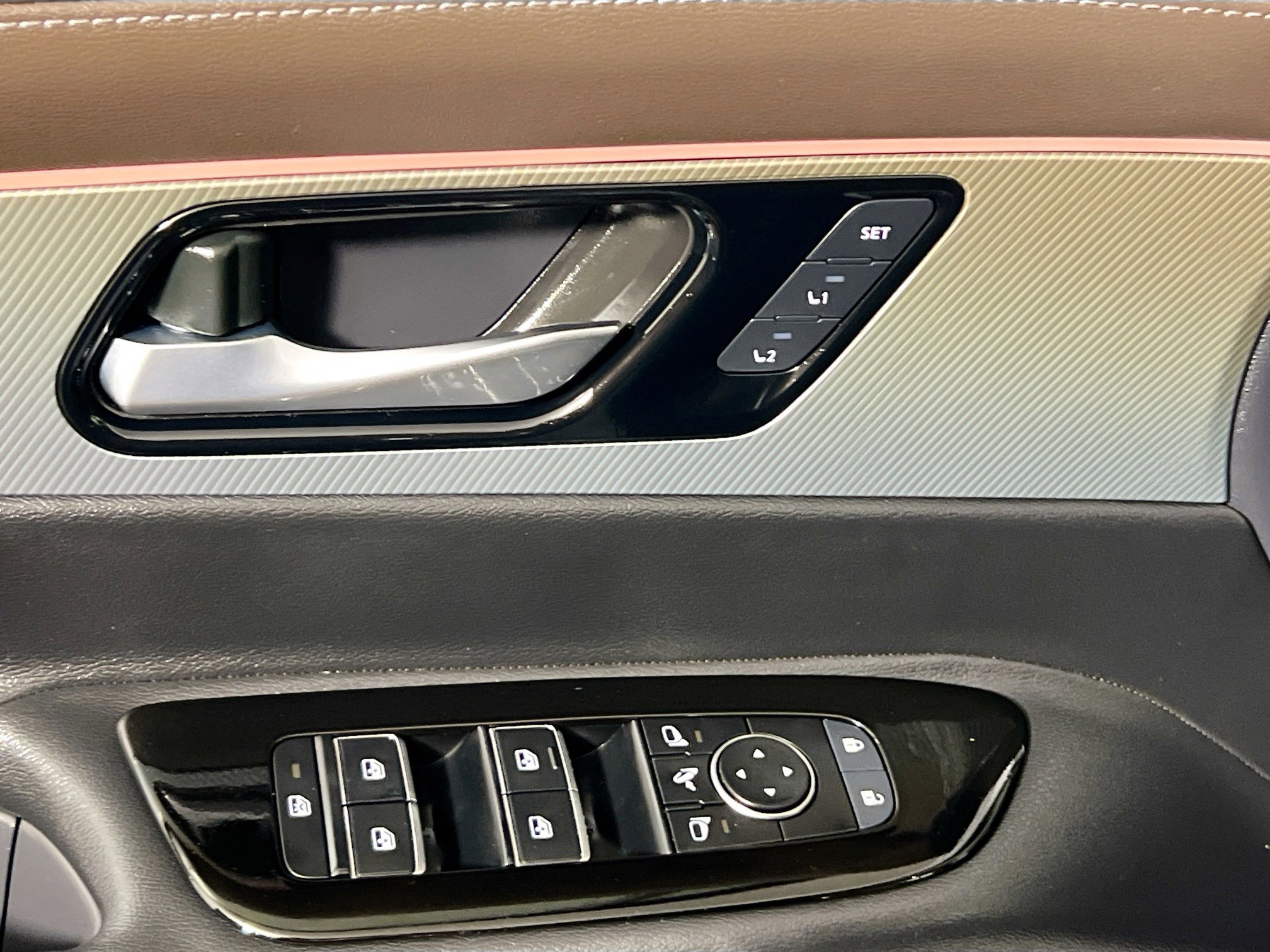 Used 2025 Nissan Murano Platinum w/ Cargo Package image 16