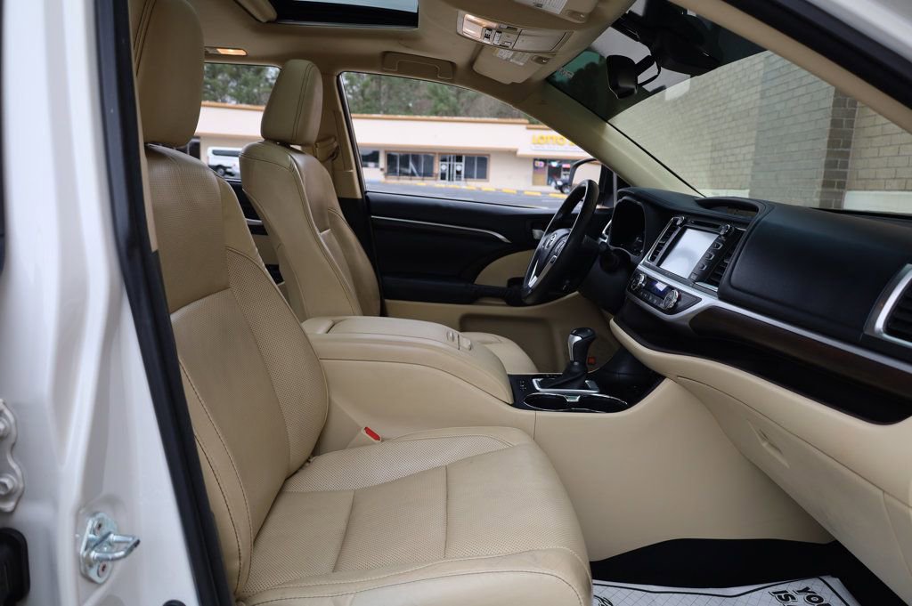 Used 2015 Toyota Highlander Limited image 27