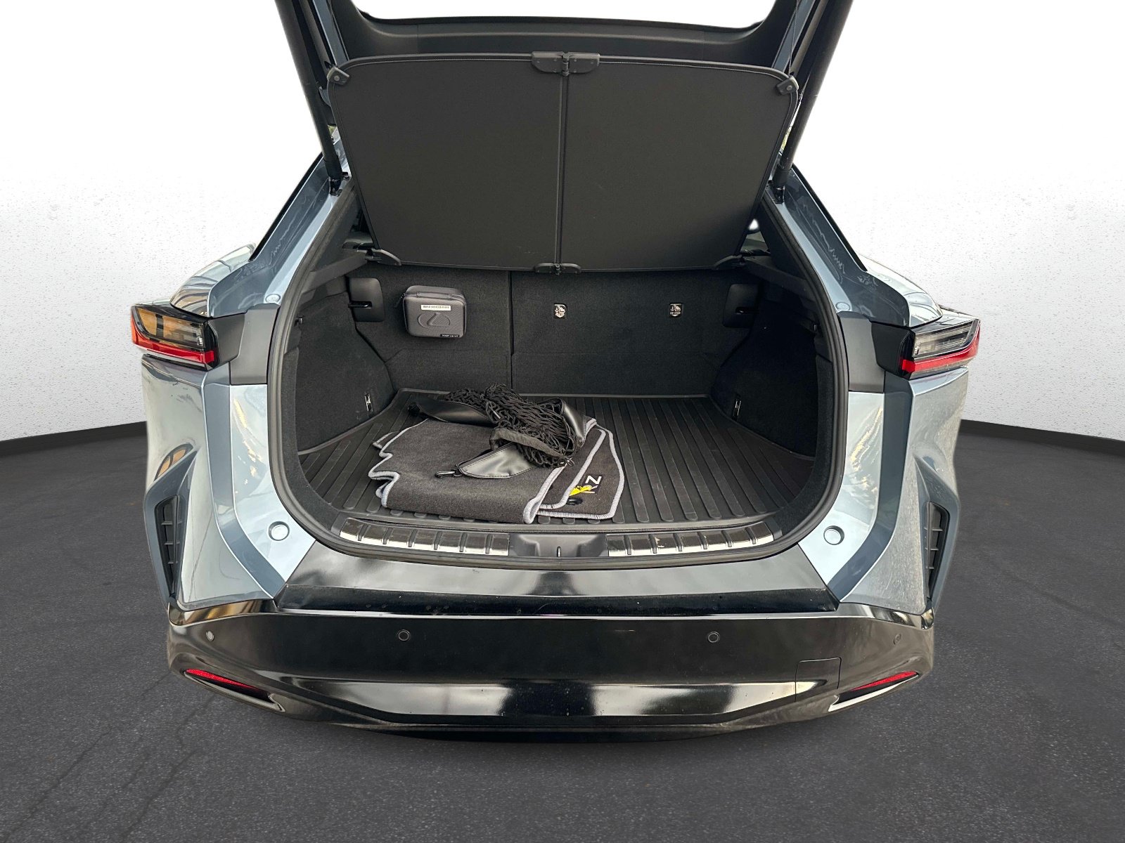 Certified 2023 Lexus RZ 450e Premium w/ Accessory Package (2T) AWD/4WD image 11