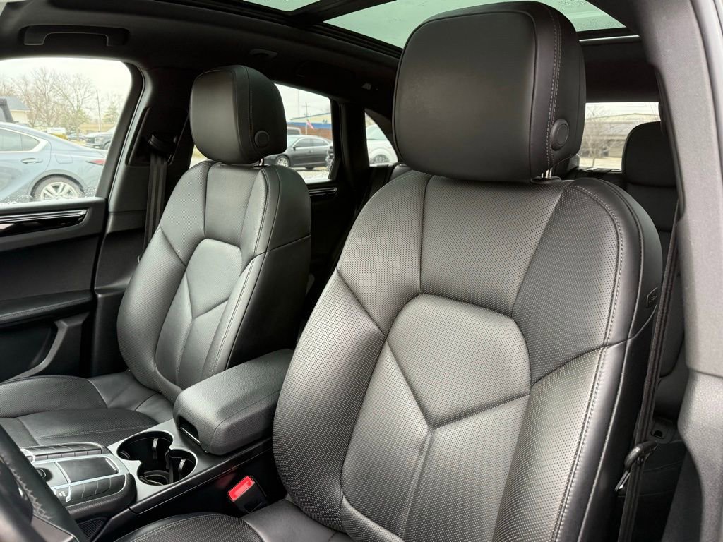 Used 2020 Porsche Macan S AWD/4WD image 12