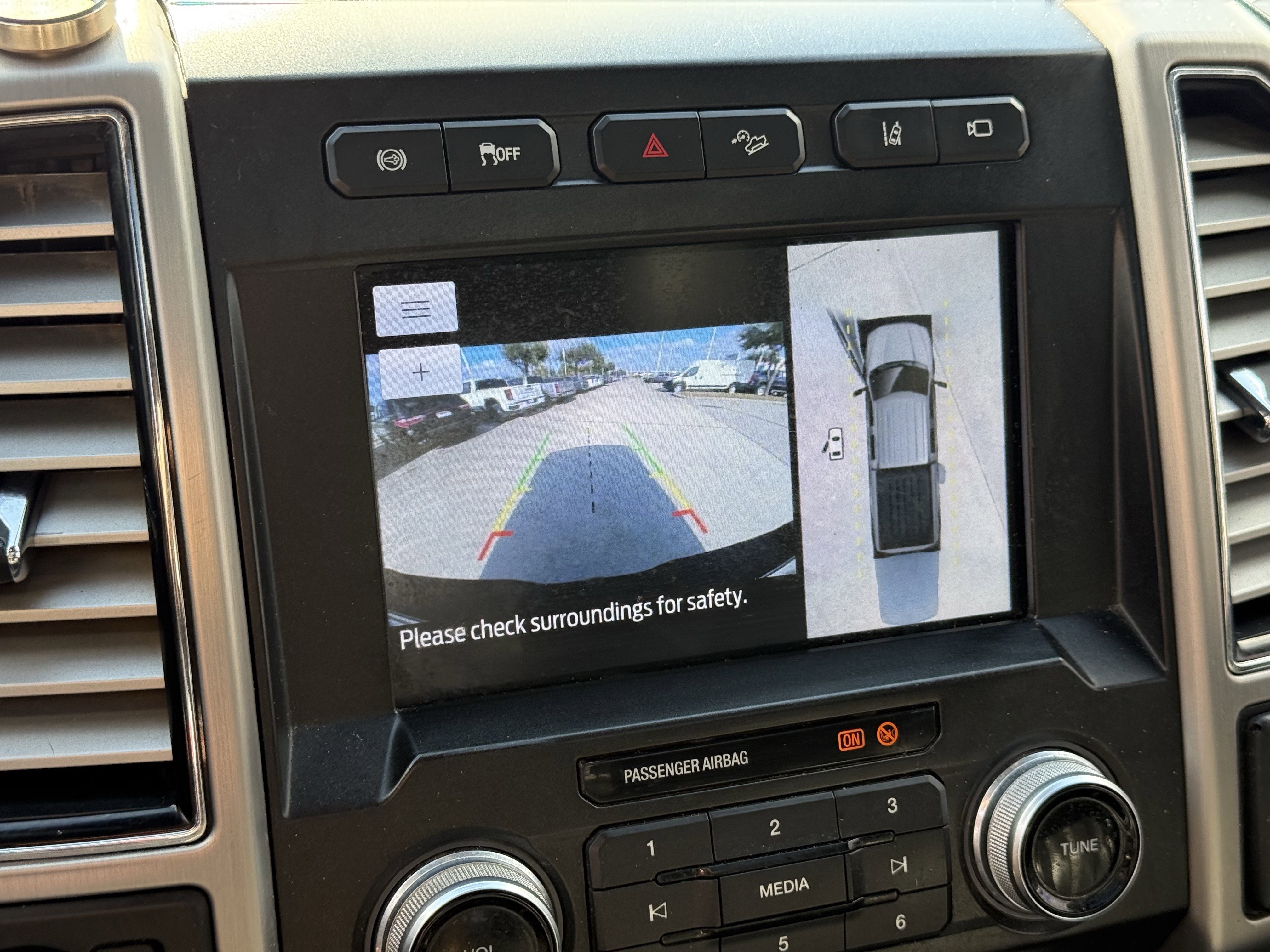 Used 2021 Ford F250 Platinum w/ FX4 Off-Road Package image 21