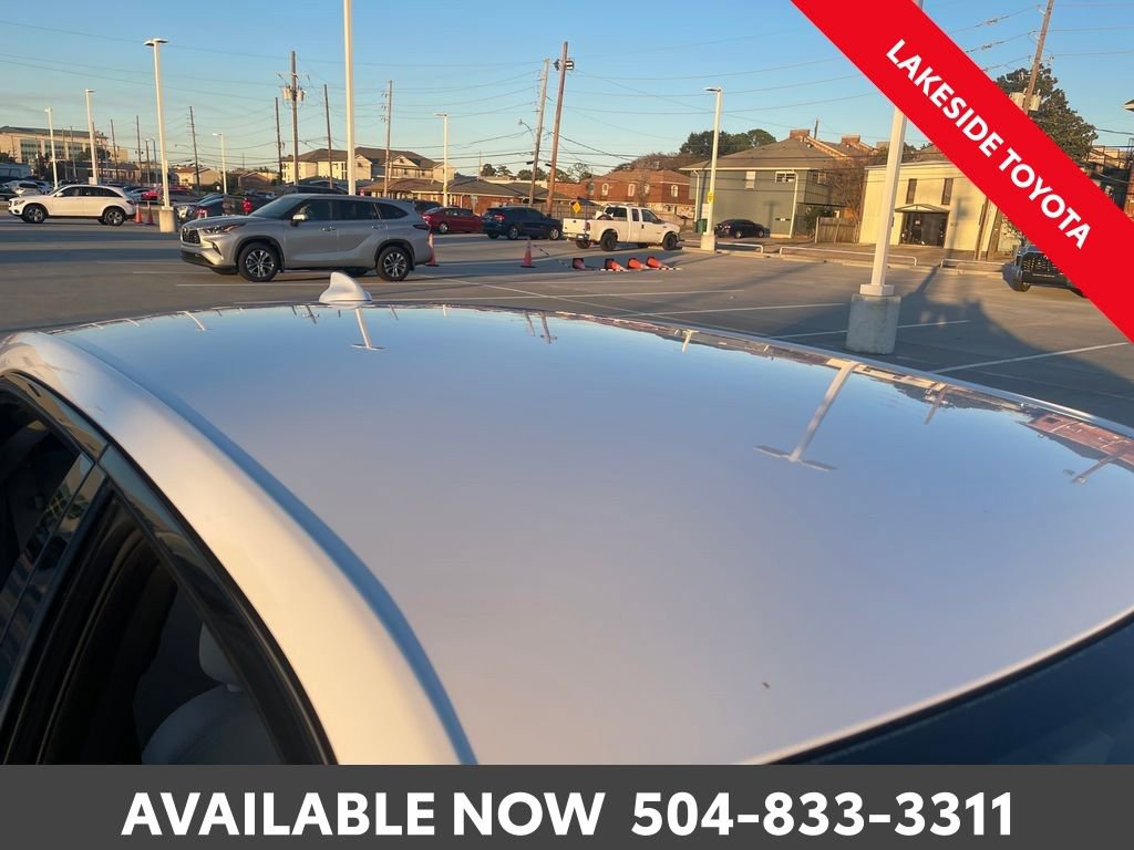 Used 2021 Chrysler 300 Touring L image 11