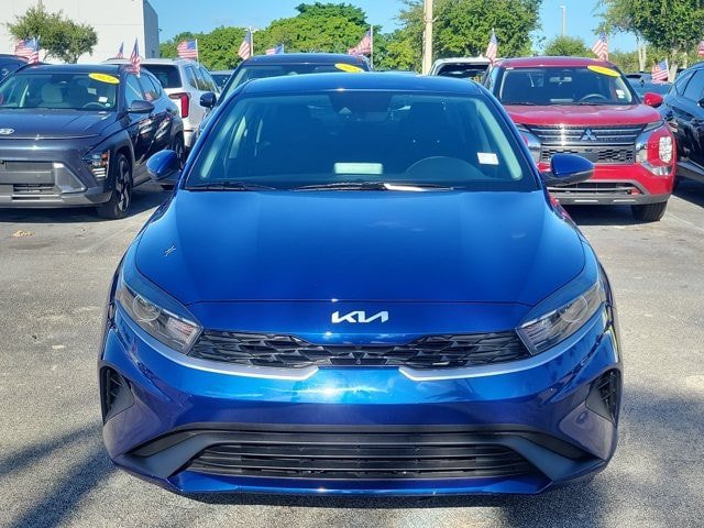Used 2024 Kia Forte LXS w/ LXS Technology Package FWD image 2