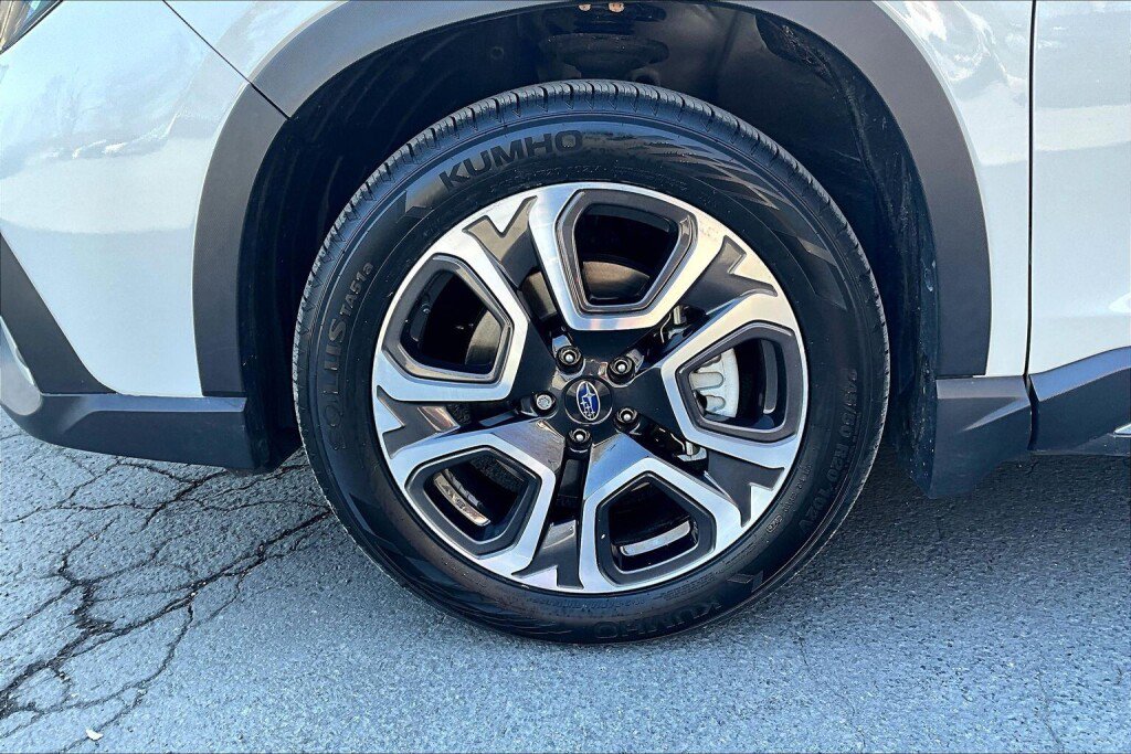 Certified 2023 Subaru Ascent Limited w/ Technology Package image 17