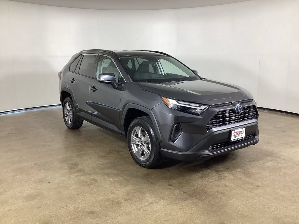 Used 2023 Toyota RAV4 XLE AWD/4WD image 3