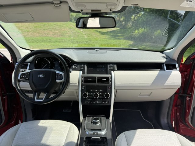 Used 2019 Land Rover Discovery Sport SE AWD/4WD image 17