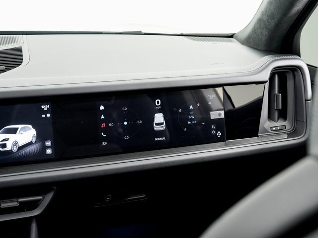 Certified 2025 Porsche Cayenne GTS image 22