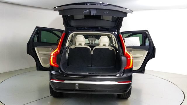 Used 2023 Volvo XC90 B5 Plus w/ Protection Package Premier AWD/4WD image 12