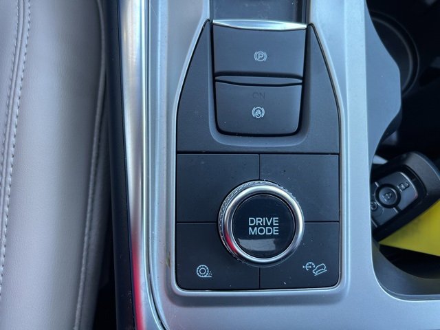 Used 2023 Ford Explorer XLT w/ Equipment Group 202A image 29