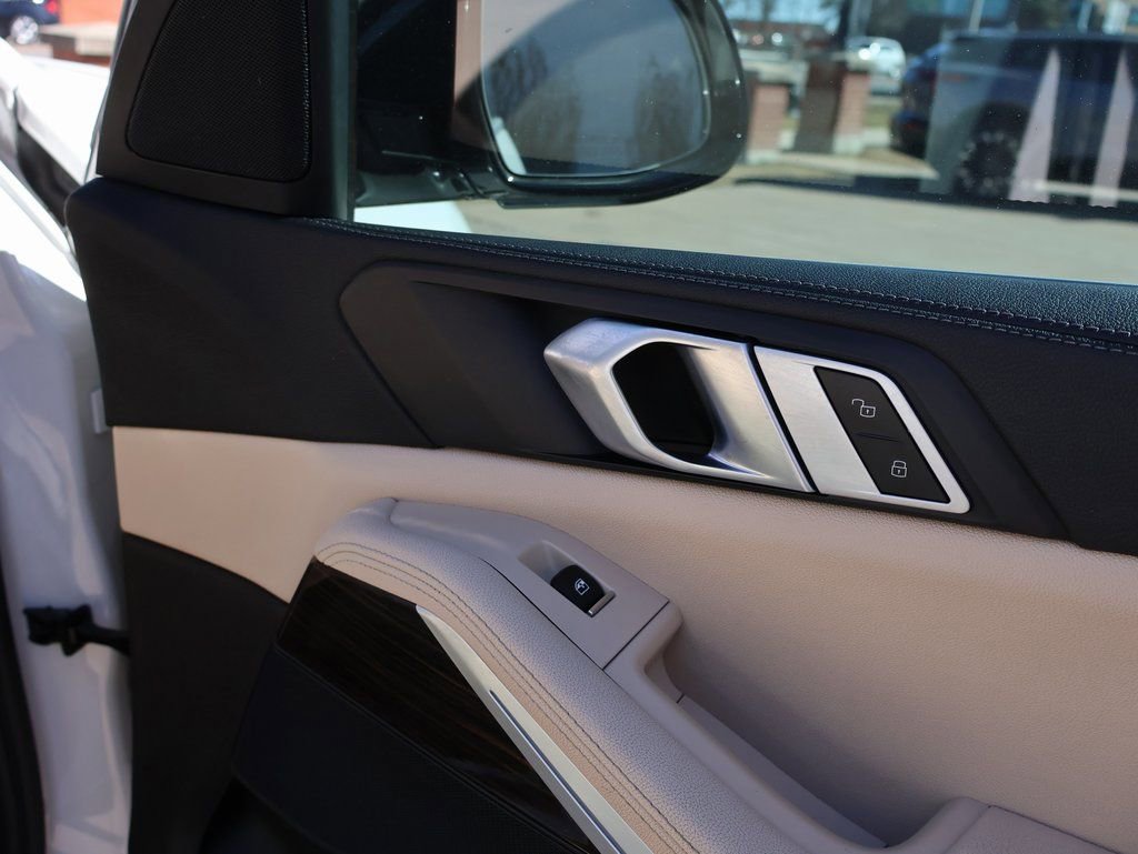 Used 2021 BMW X5 sDrive40i image 9