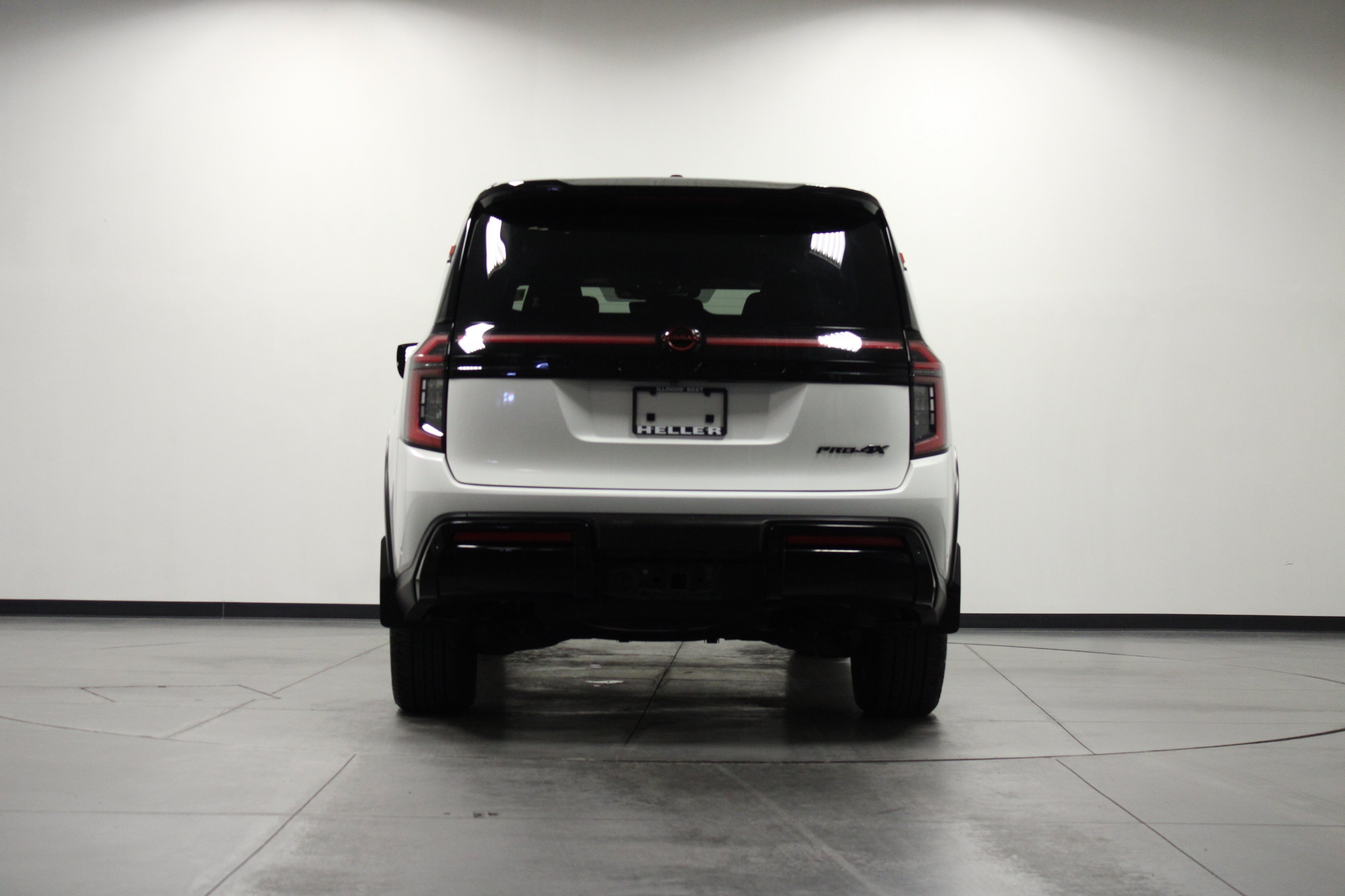 Used 2025 Nissan Armada PRO-4X AWD/4WD image 5