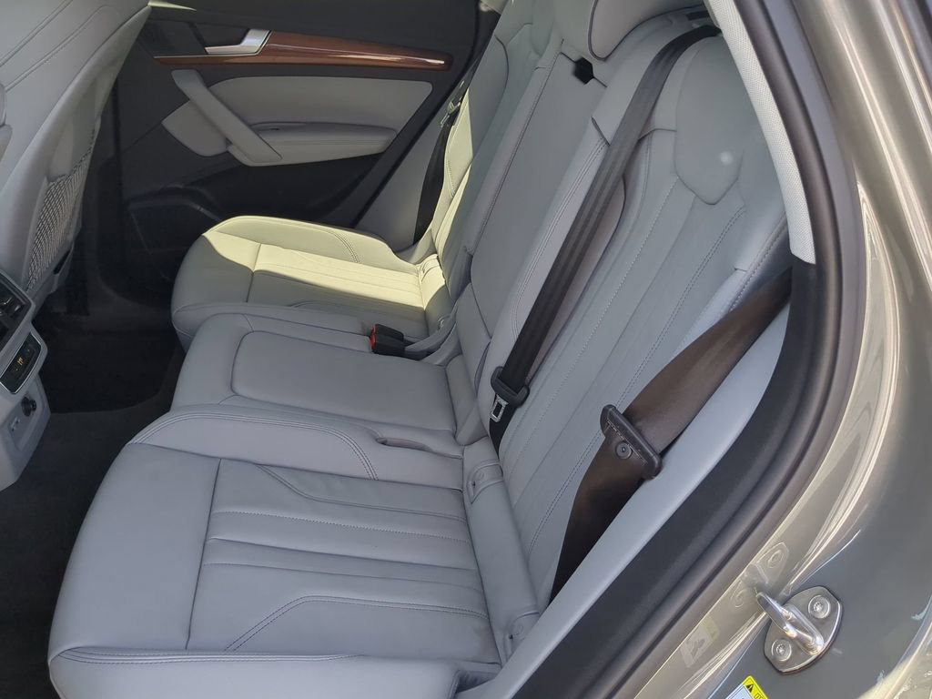 Used 2023 Audi Q5 e Premium Plus w/ Premium Plus Package AWD/4WD image 17