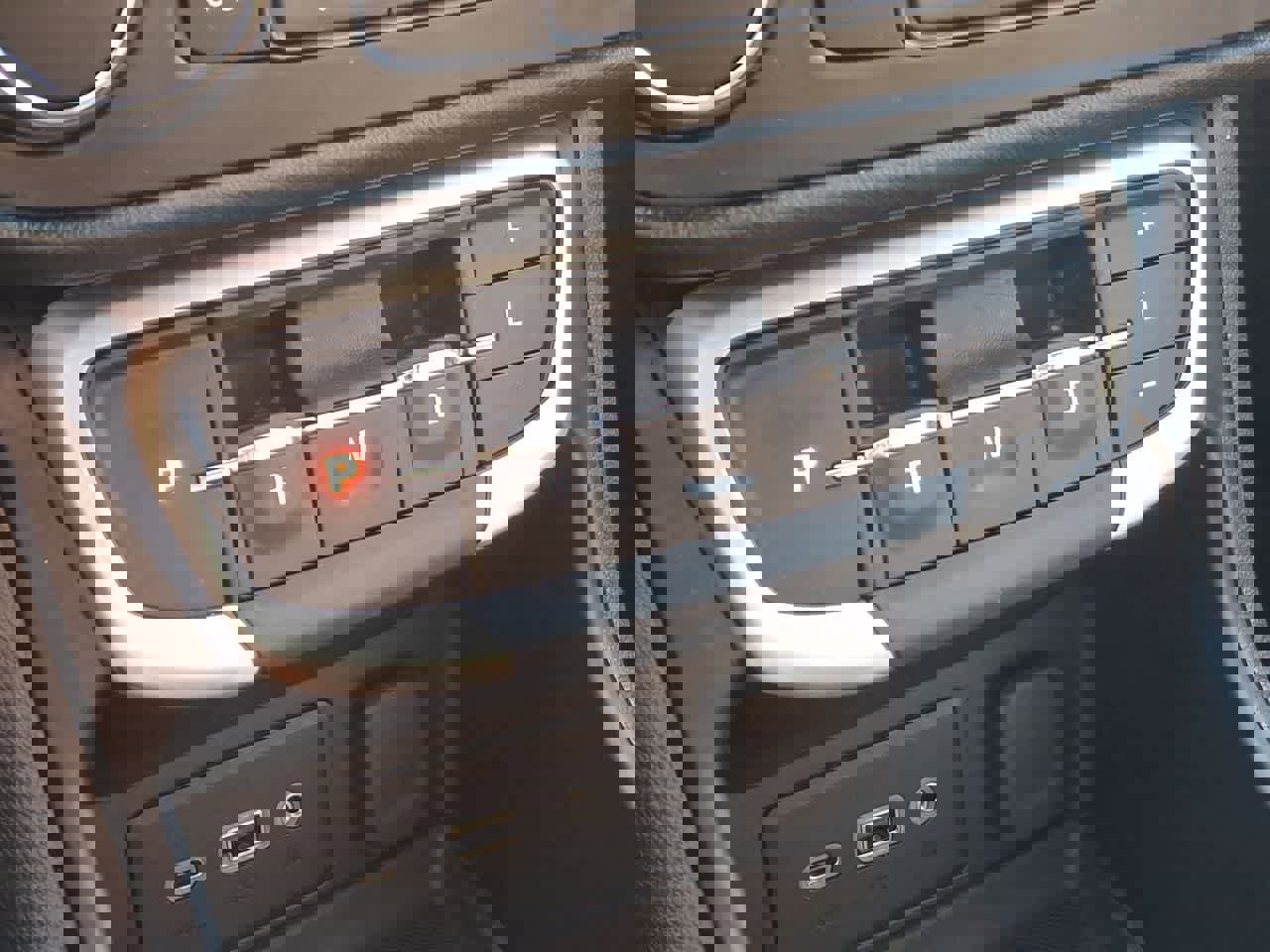 Used 2024 GMC Terrain SLE image 18