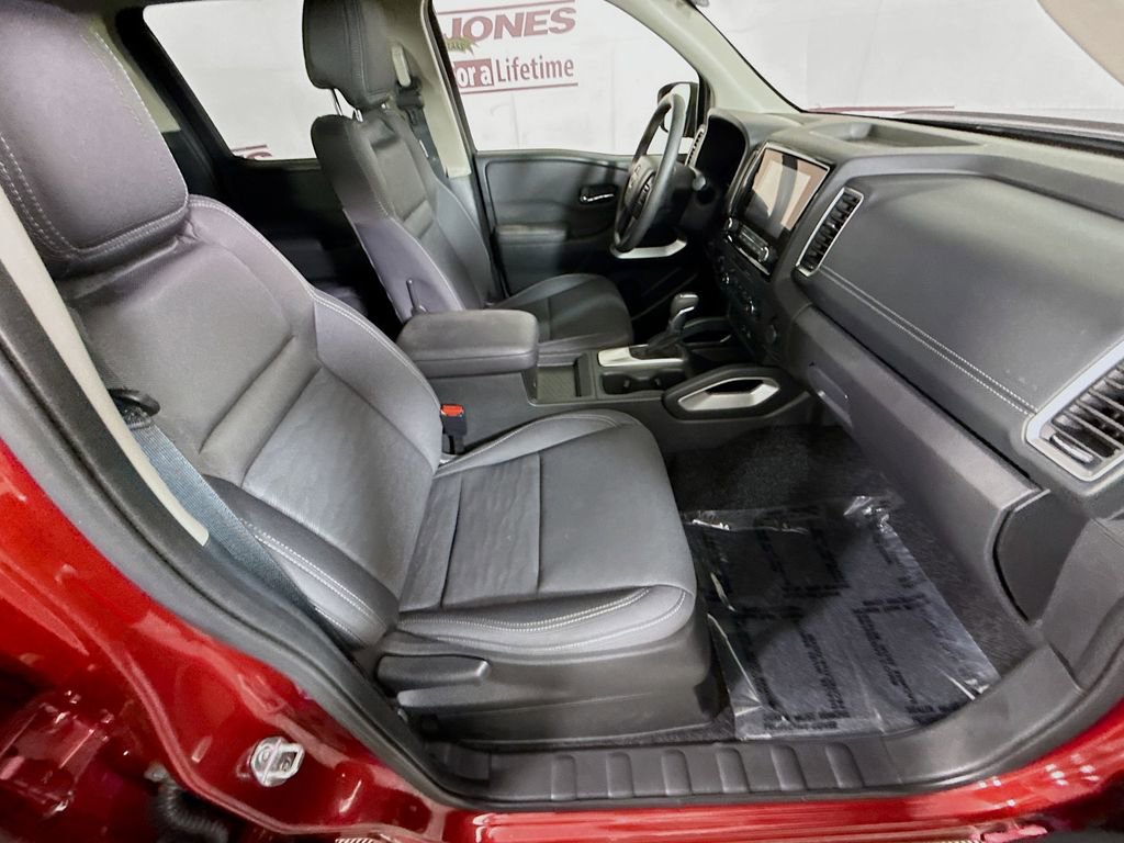 Used 2024 Nissan Frontier SV w/ Tow Package image 30