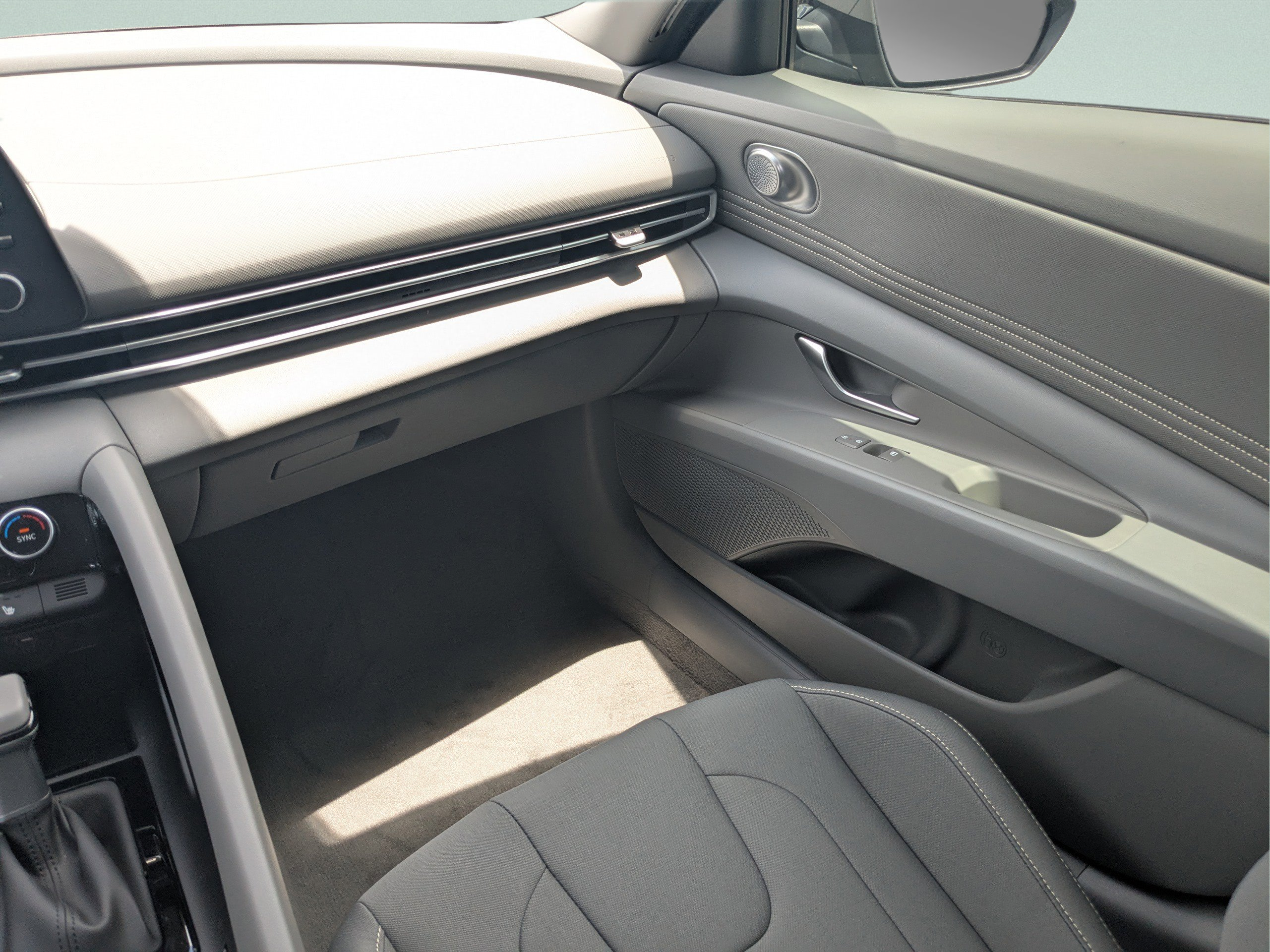 New 2026 Hyundai Elantra SEL Sport Premium FWD image 17