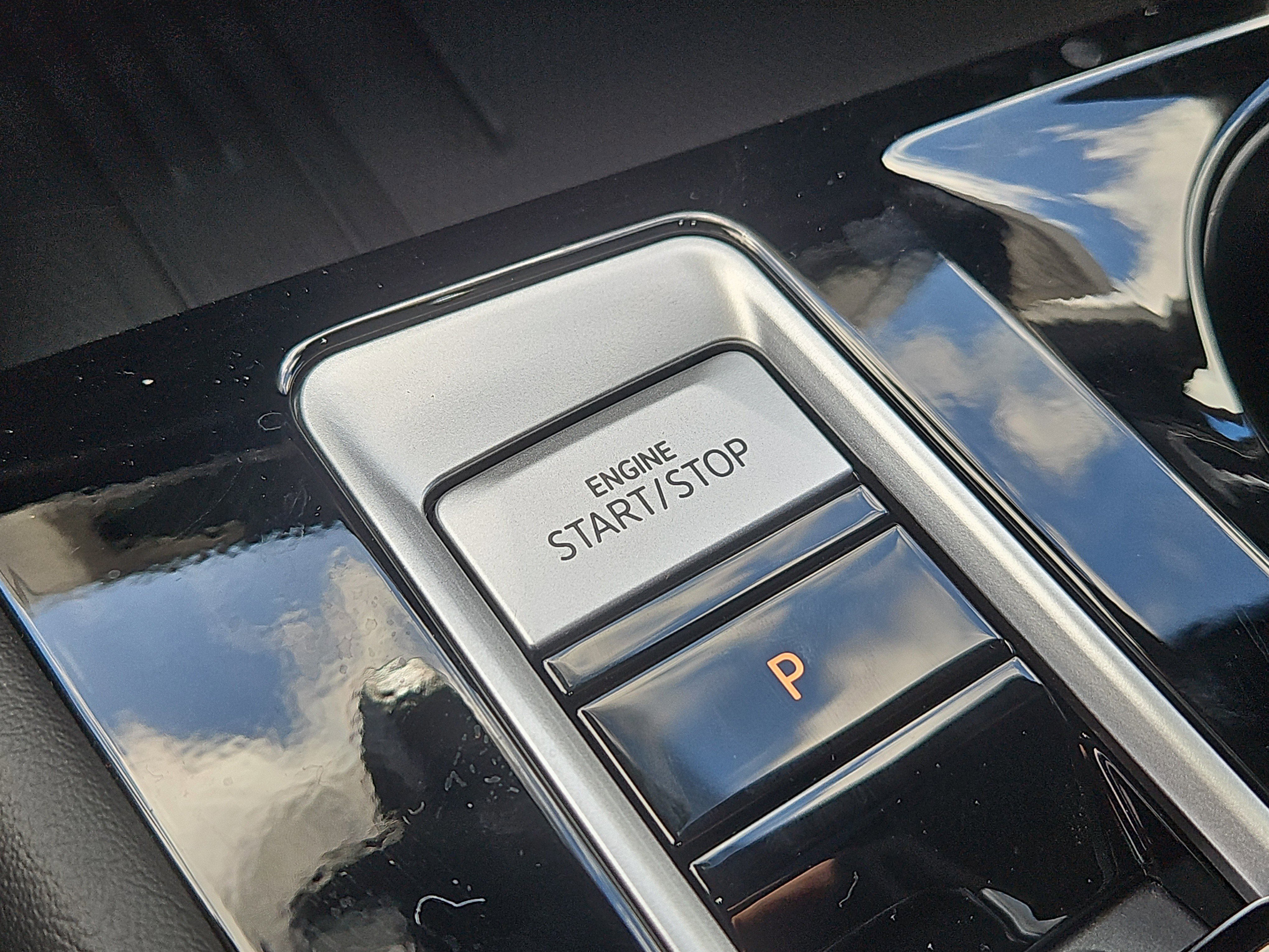 New 2026 Volkswagen Atlas Cross Sport SEL Premium R-Line image 17