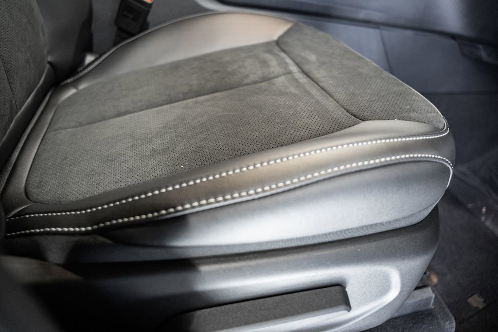 New 2025 Jeep Grand Cherokee Altitude image 32