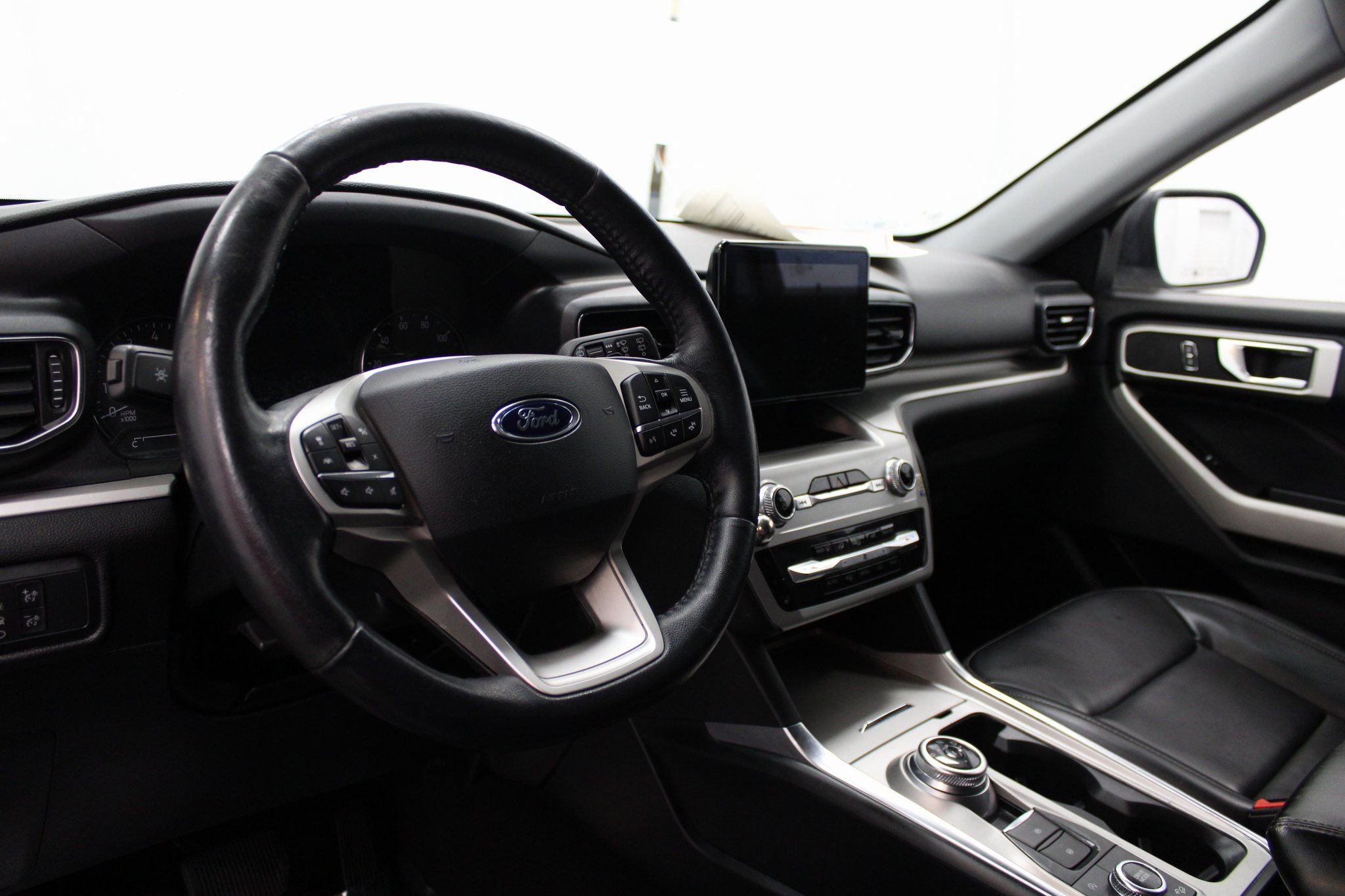 Used 2021 Ford Explorer XLT w/ Equipment Group 202A image 16