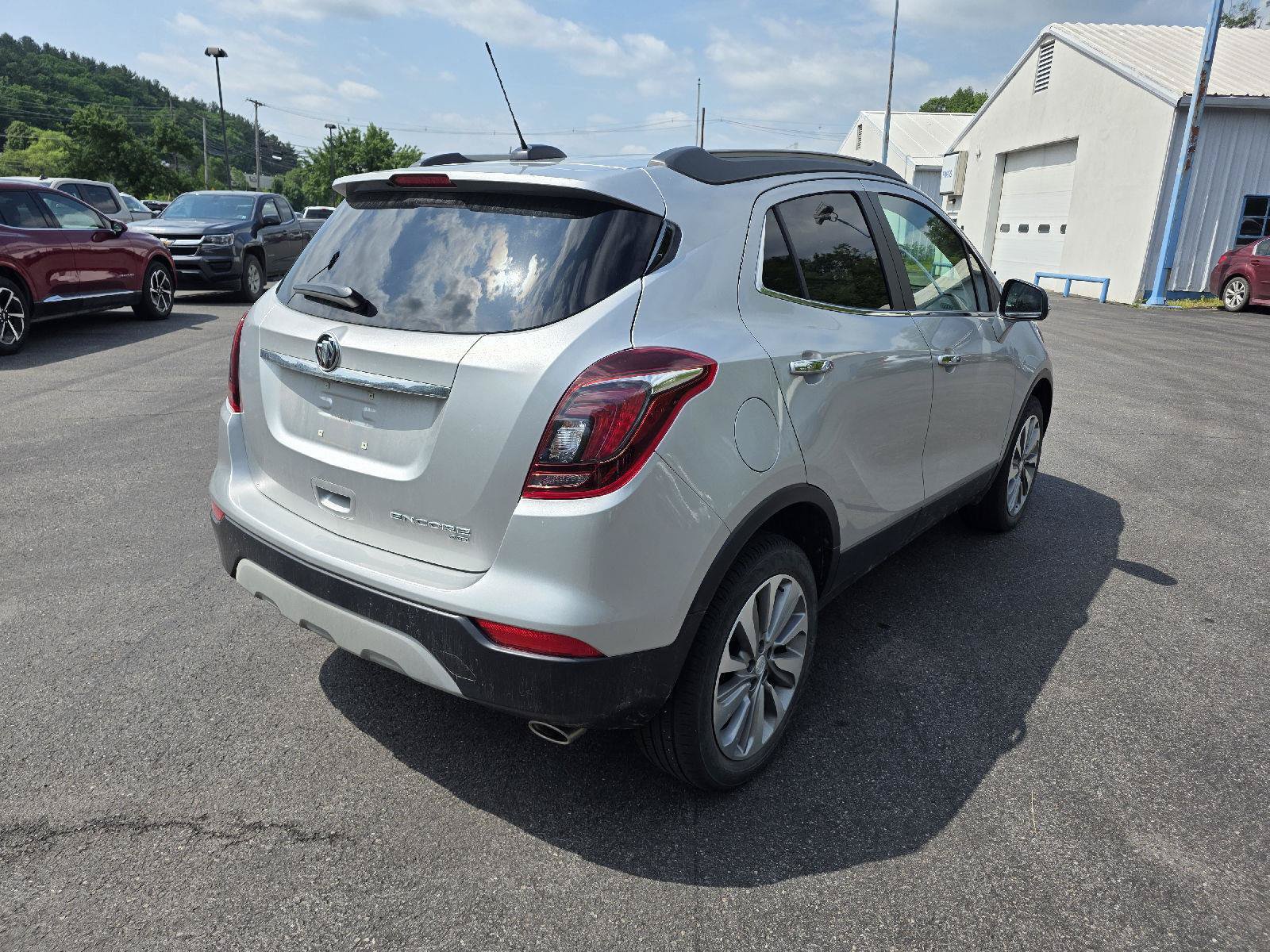 Used 2019 Buick Encore Preferred AWD/4WD image 7