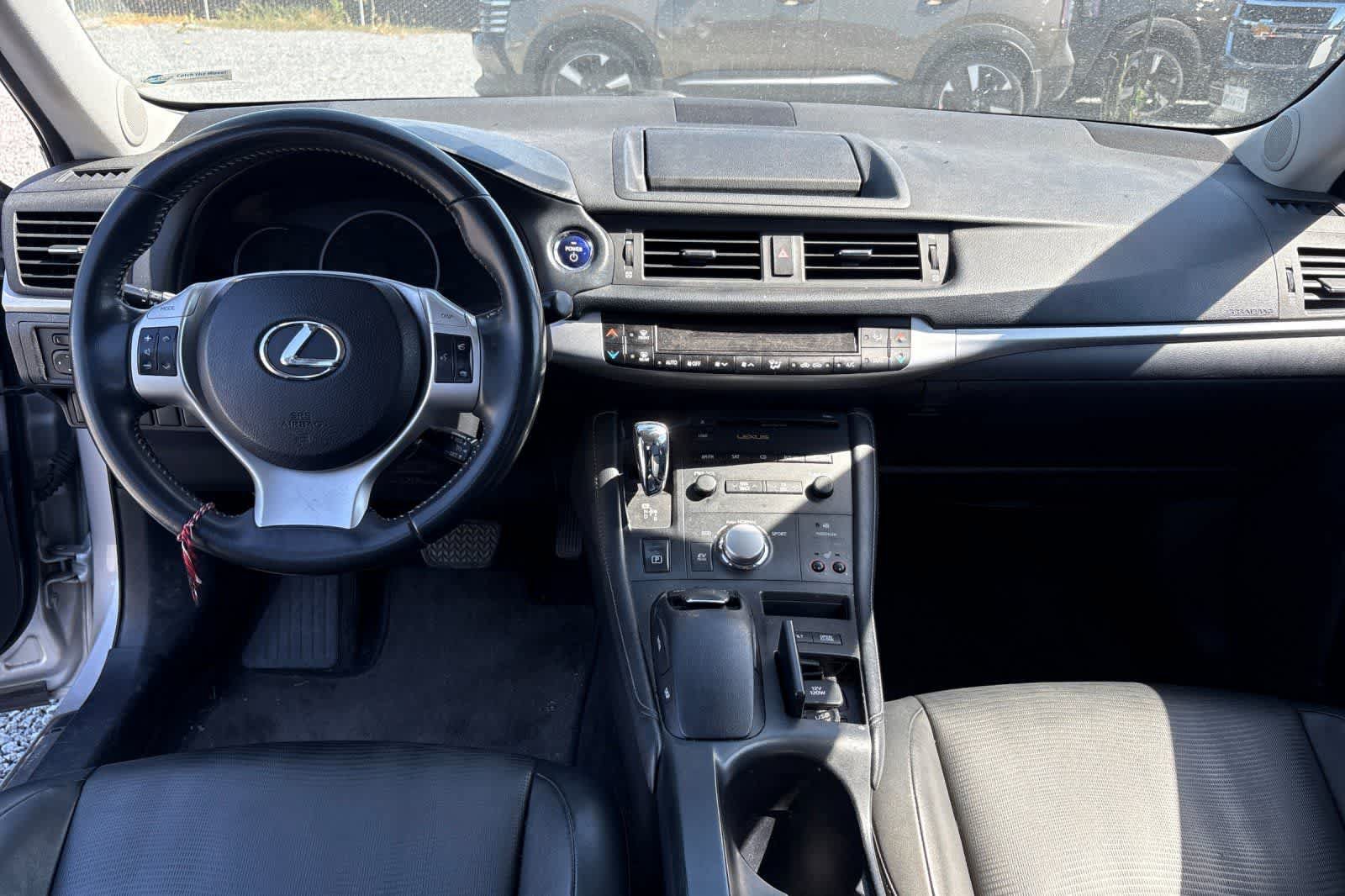 Used 2012 Lexus CT 200h Premium w/ Premium Audio Pkg FWD image 4