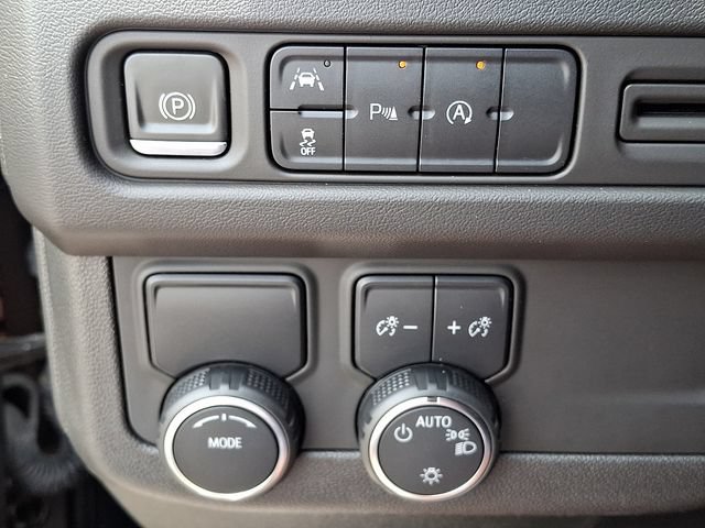Used 2023 Chevrolet Suburban LT RWD image 20