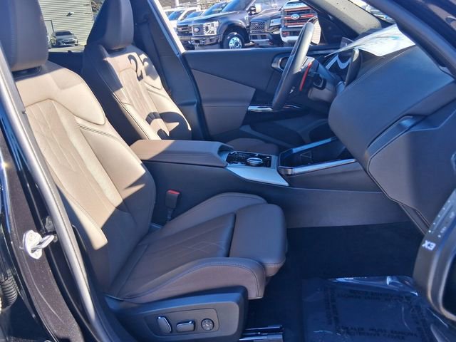 Used 2025 BMW X3 M50 w/ Premium Package image 17