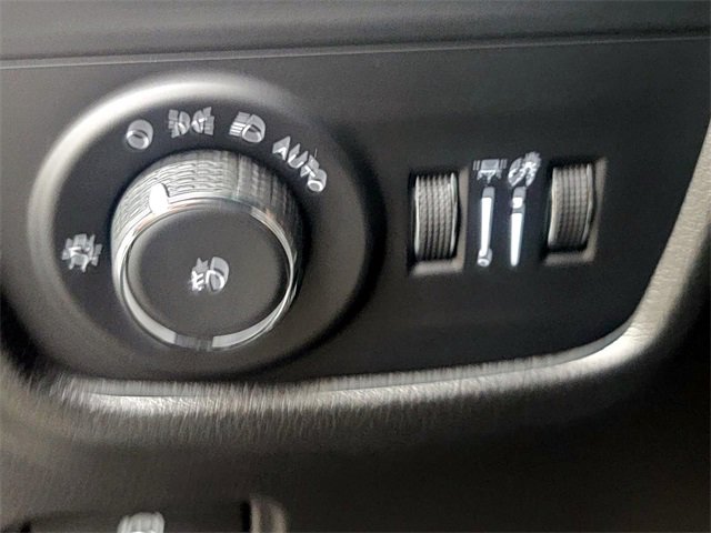 Used 2023 Jeep Grand Cherokee Limited image 30