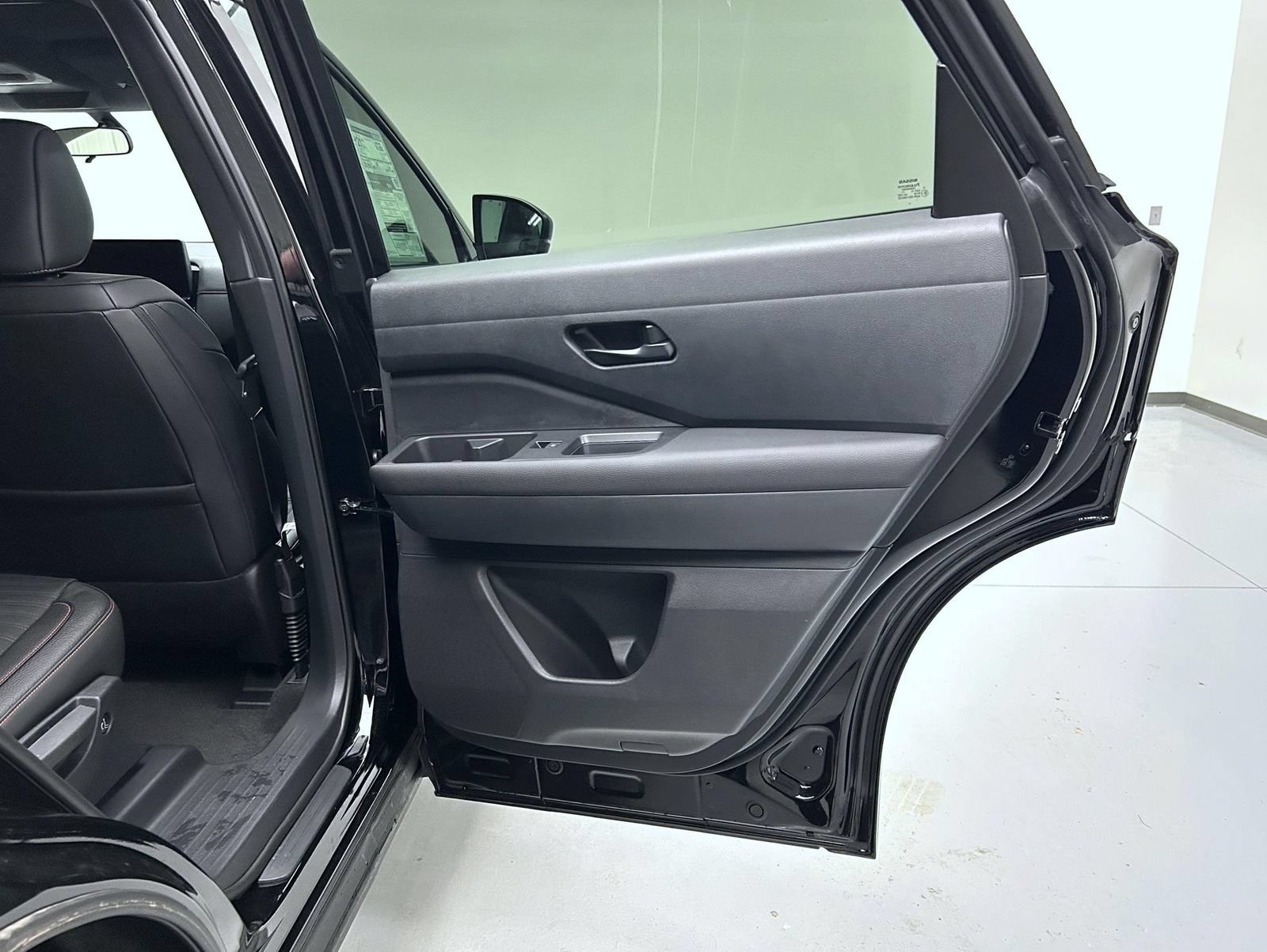 New 2026 Nissan Pathfinder Rock Creek w/ Rock Creek Premium Package AWD/4WD image 17