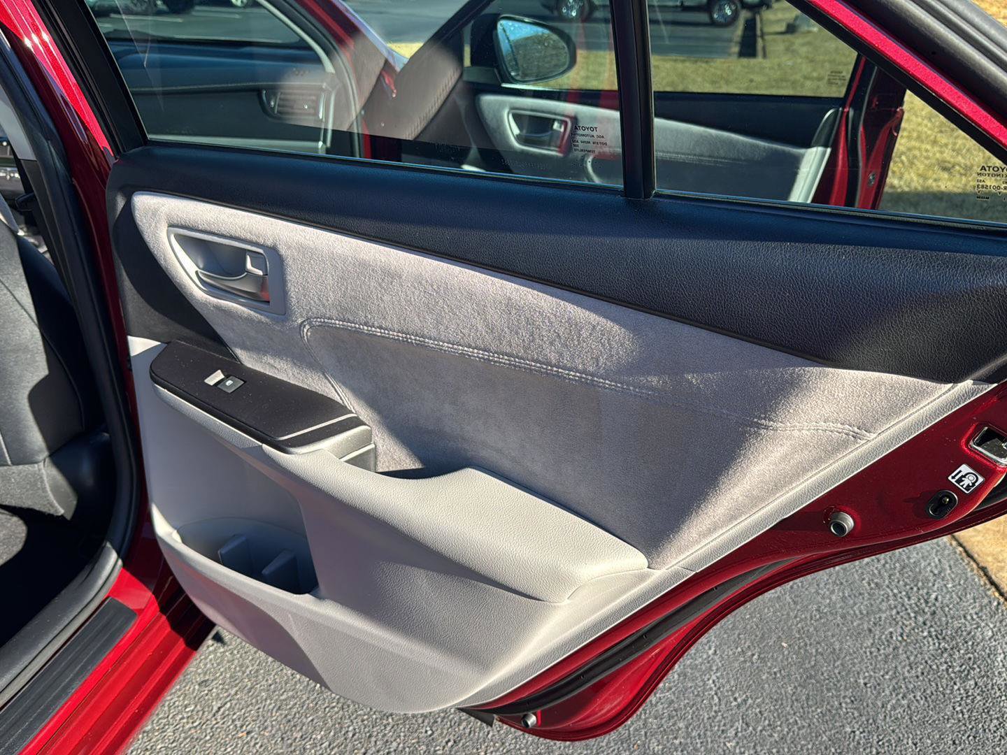 Used 2016 Toyota Camry XSE image 13